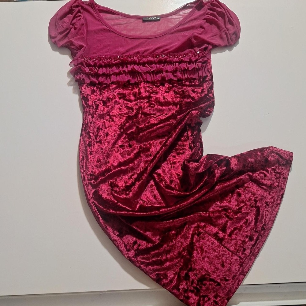 vintage b&y EU36 (s/m) velvet midi dress with ruffles and bow detail. Size: 8